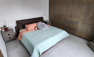Casa en Venta de 3 Pisos, en Residencial Los Cedros, en Pachuca, Hidalgo.