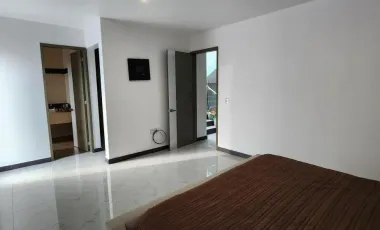 Casa en Venta de 3 Pisos, en Residencial Los Cedros, en Pachuca, Hidalgo.
