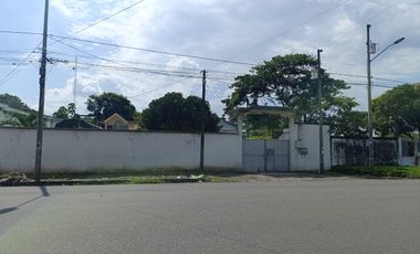 Bodega y oficinas en Alquiler, Quevedo.