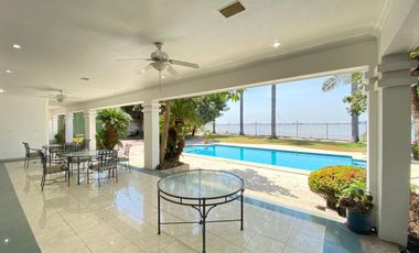 Casa vista al río en venta Km 1 vía Samborondón