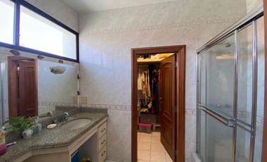 Casa vista al río en venta Km 1 vía Samborondón