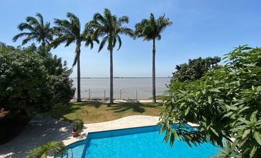 Casa vista al río en venta Km 1 vía Samborondón