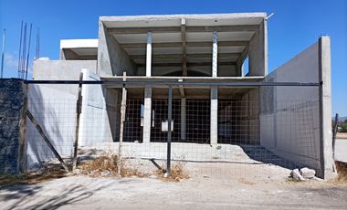 BODEGA DE CON AMPLIO TERRENO EN JOFRE QUERETARO VB06