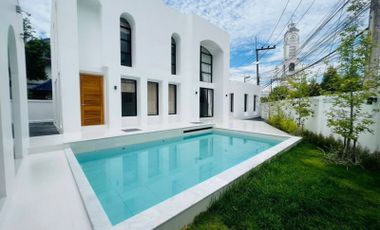 SAL Pool Villa 5 bedrooms,  6 bathrooms. Price 14.9 million baht. Tel. 081135----
