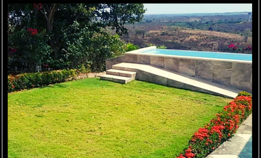 Hermosa Casa de Campo en Alquiler Lomas del Bosque