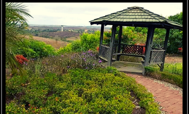 Hermosa Casa de Campo en Alquiler Lomas del Bosque
