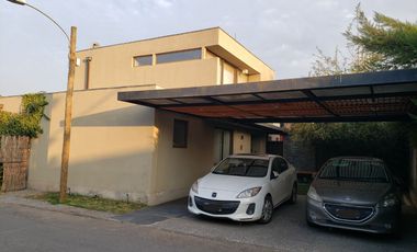 Se vende casa En Los Poleros, Polo B. Machali