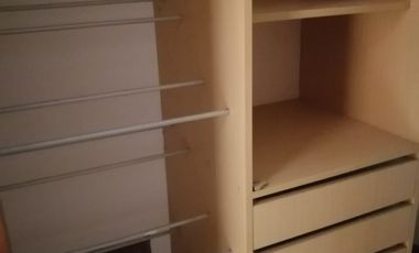 Espectacular departamento de amplios ambientes y de finos acabados.