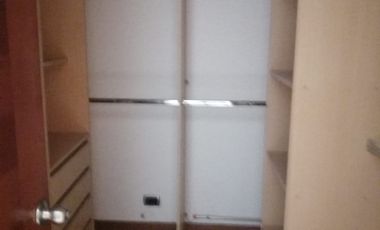 Espectacular departamento de amplios ambientes y de finos acabados.