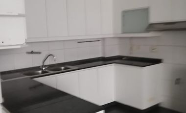 Espectacular departamento de amplios ambientes y de finos acabados.