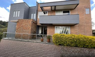 vendo casa en el alto de las palmas cerca al mall indiana envigado, antioquia