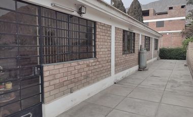 VENTA CASA SANTA EULALIA CONDOMINIO CERCA PLAZA PRINCIPAL 860 M2 185 MIL DOLARES