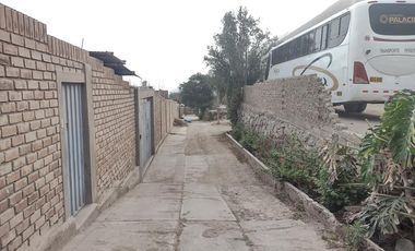 VENTA CASA SANTA EULALIA CONDOMINIO CERCA PLAZA PRINCIPAL 860 M2 185 MIL DOLARES