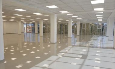 Edificio en Lomas Manuel Àvila Camacho