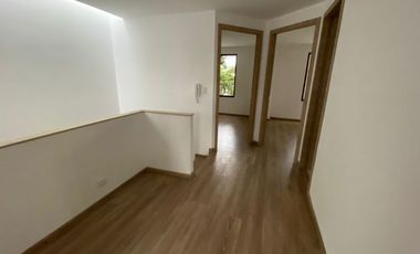 VENTADE  CASA POR ESTRENAR,  DEAN SECTOR GUTENBERG SCHULE  VALLE DE LOS CHILLOS