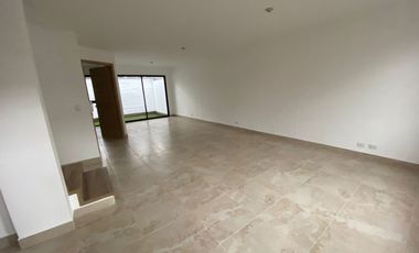 VENTADE  CASA POR ESTRENAR,  DEAN SECTOR GUTENBERG SCHULE  VALLE DE LOS CHILLOS