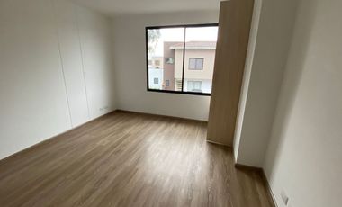 VENTADE  CASA POR ESTRENAR,  DEAN SECTOR GUTENBERG SCHULE  VALLE DE LOS CHILLOS