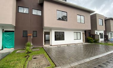 VENTADE  CASA POR ESTRENAR,  DEAN SECTOR GUTENBERG SCHULE  VALLE DE LOS CHILLOS