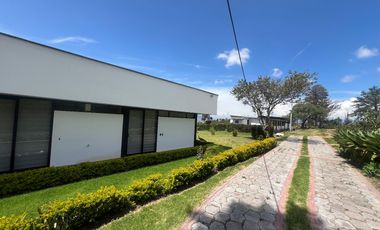 Mira - Carchi - De Venta Hermosa Finca Aguacatera con Casa Moderna de 500m2