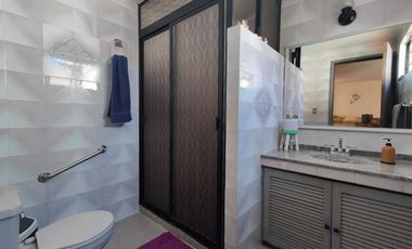 Casa en venta en Metepec en Xinantecatl en esquina a lado del parque