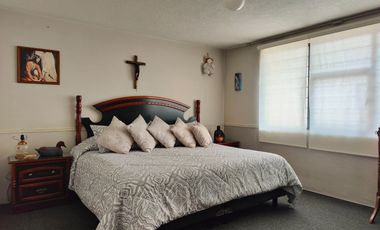 Casa en venta en Metepec en Xinantecatl en esquina a lado del parque