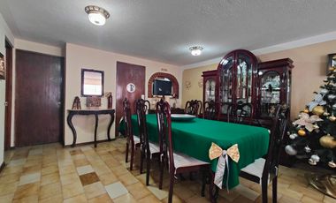 Casa en venta en Metepec en Xinantecatl en esquina a lado del parque