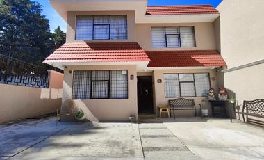 Casa en venta en Metepec en Xinantecatl en esquina a lado del parque