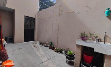 Casa en venta en Metepec en Xinantecatl en esquina a lado del parque