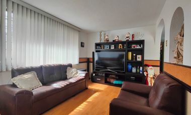 Casa en venta en Metepec en Xinantecatl en esquina a lado del parque