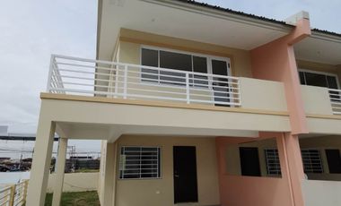 17K MONTHLY HOUSE AND LOT NEAR SM TANZA AND ANYANA