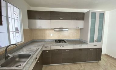 CASA EN VENTA EN RESIDENCIAL EL DORADO, SALIA A SILAO, PUERTO INTERIOR,FRACC. PRIVADO, EN LEÓN GTO