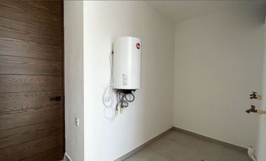 Residencia con jardín, alberca, cochera para 2 autos, en venta, Xcanatun, Merida, Yucatan.
