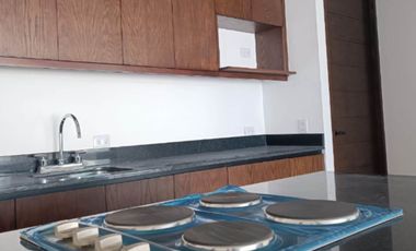 Residencia con jardín, alberca, cochera para 2 autos, en venta, Xcanatun, Merida, Yucatan.