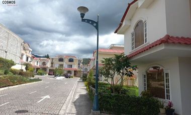 Casa de venta en Otavalo en Conjunto San Martin
