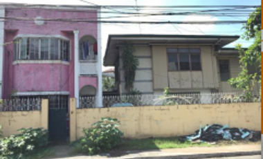 Pre-Owned with 4Bedroom and 5 Car Garage House and Lot For Sale in Congressional Quezon City PH2235