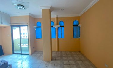 Se alquila edificio esquinero, Ayacucho y la 10ma