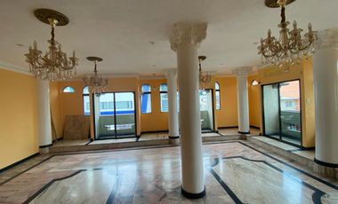 Se alquila edificio esquinero, Ayacucho y la 10ma