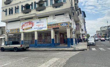 Se alquila edificio esquinero, Ayacucho y la 10ma