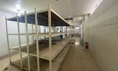 Se alquila edificio esquinero, Ayacucho y la 10ma