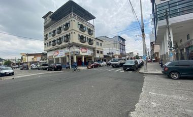 Se alquila edificio esquinero, Ayacucho y la 10ma