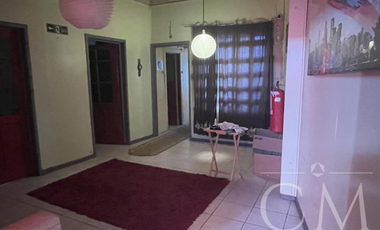 Casa en Barrio Comercial Cochrane Ideal Inversionista