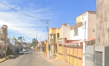 !! GRAN OPORTUNIDAD DE INVERSION !! HERMOSA Y AMPLIA CASA EN LA MEJOR ZONA DE TEPATITLAN JALISCO