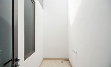 Rumah 3 Kamar SHM 6 Menit ke RS Taman Harapan Baru Hadap Timur J-38437