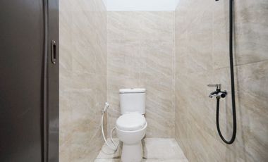 Rumah 3 Kamar SHM 6 Menit ke RS Taman Harapan Baru Hadap Timur J-38437