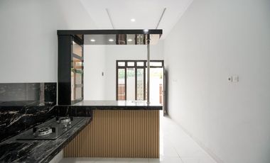 Rumah 3 Kamar SHM 6 Menit ke RS Taman Harapan Baru Hadap Timur J-38437