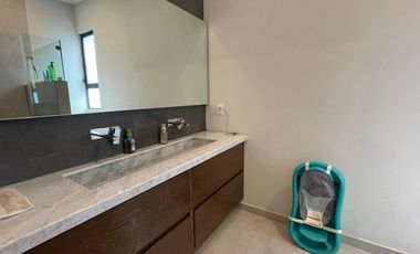 EN VENTA HERMOSA RESIDENCIA EN EL EXCLUSIVO FRACCIONAMIENTO 