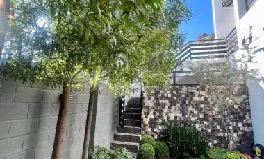 EN VENTA HERMOSA RESIDENCIA EN EL EXCLUSIVO FRACCIONAMIENTO 
