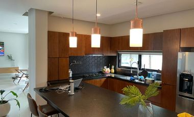 EN VENTA HERMOSA RESIDENCIA EN EL EXCLUSIVO FRACCIONAMIENTO 