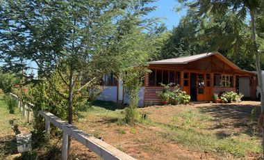 Se vende parcela 7.430 m2 con casa en Pelarco