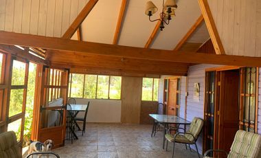 Se vende parcela 7.430 m2 con casa en Pelarco